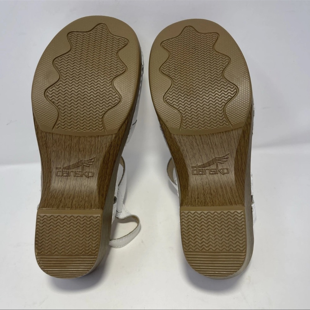 Dansko Season White Full Grain Leather Buckle Wedge Sandals Size 36 (5.5-6) EUC - Picture 11 of 11